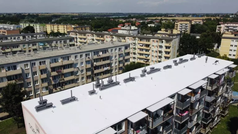 Jak płynne membrany dachowe wpływają na energooszczędność budynków